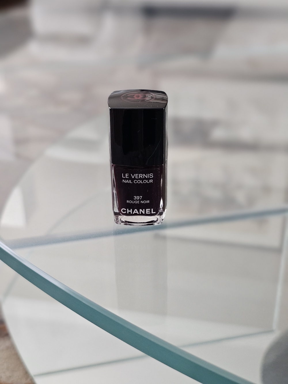 CHANEL Le Vernis Nail Colour in Deep Burgundy (Rouge Noir) #397